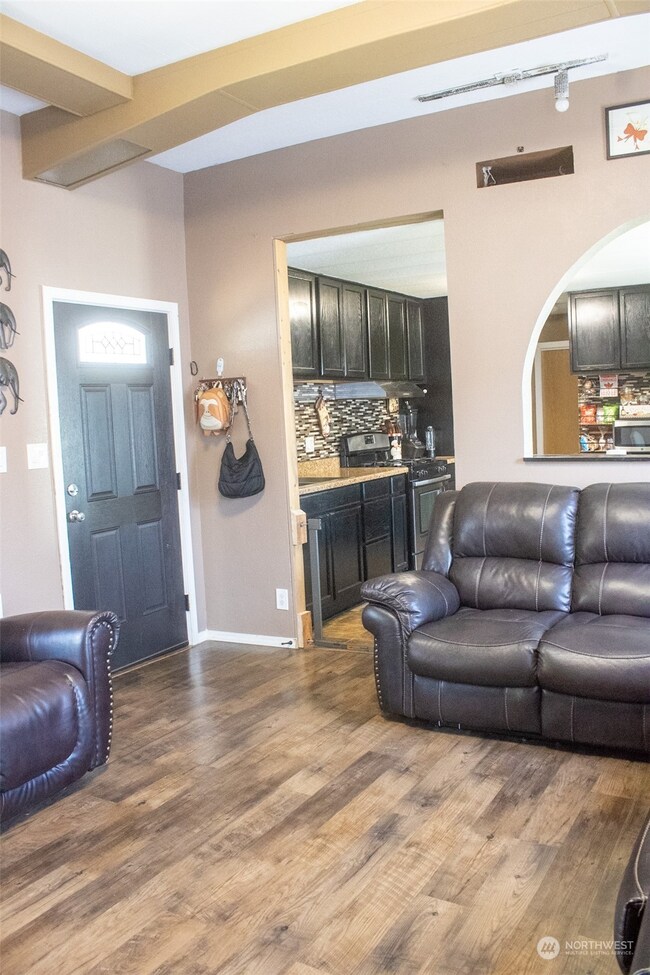 210 37th St SE unit 1, Auburn, WA 98002 - photo 4