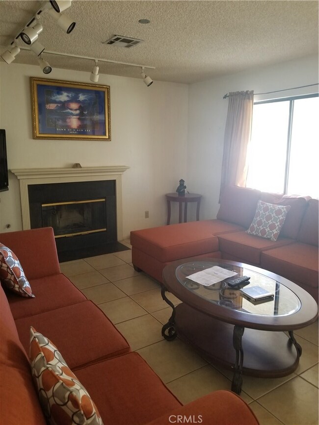 37940 Boxthorn St, Palmdale, CA 93552 - photo 2