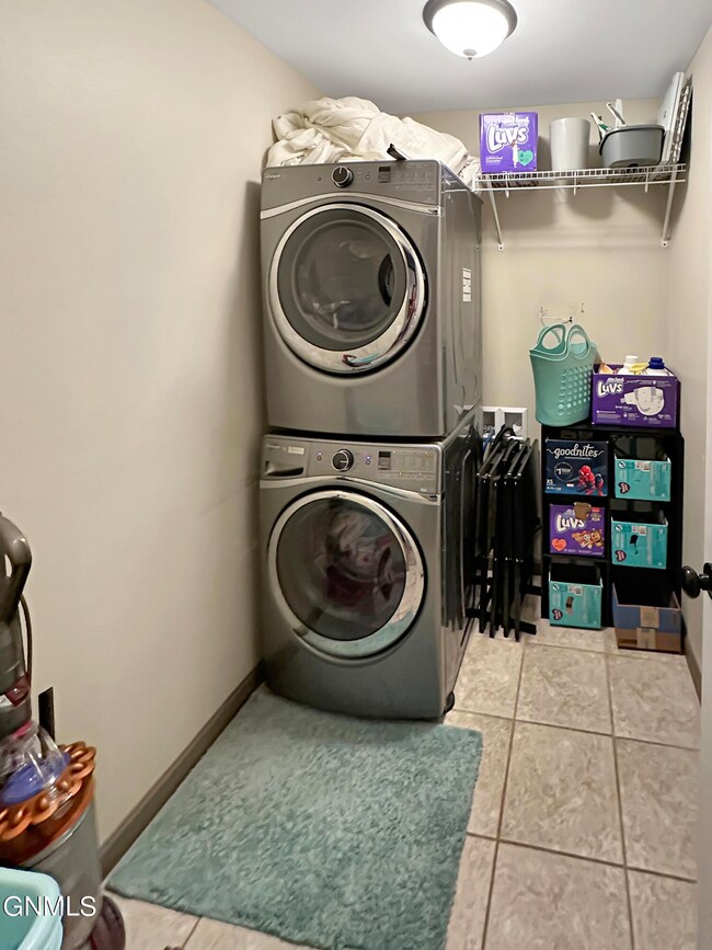 5804 Anna Ave, Williston, ND 58801 - photo 6