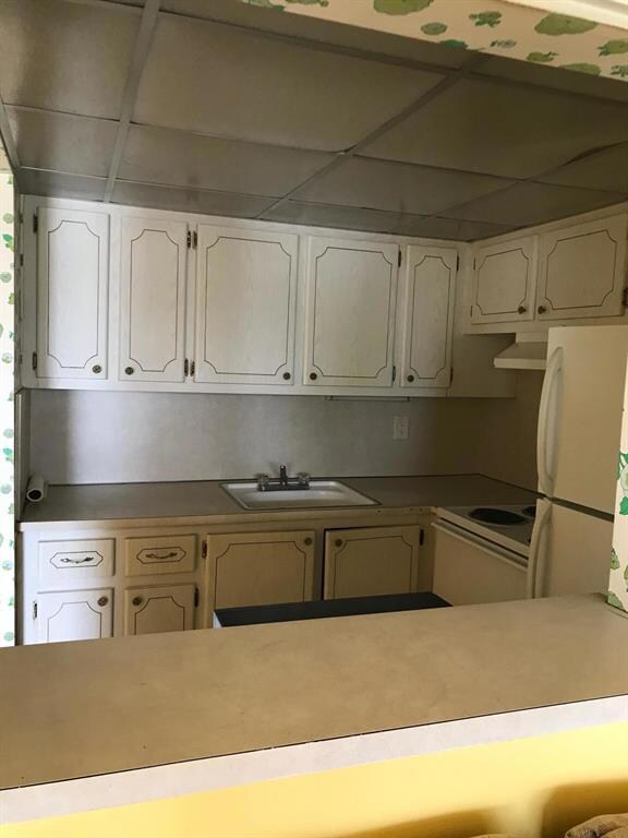 WALTHAM F KITCHEN 3