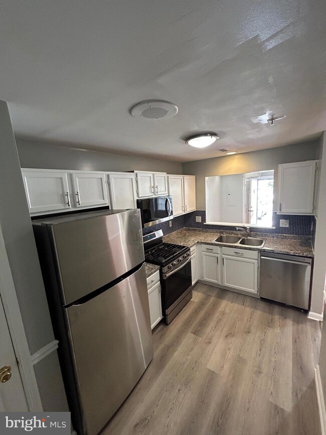 8876 Goose Landing Cir, Columbia, MD 21045 - photo 7