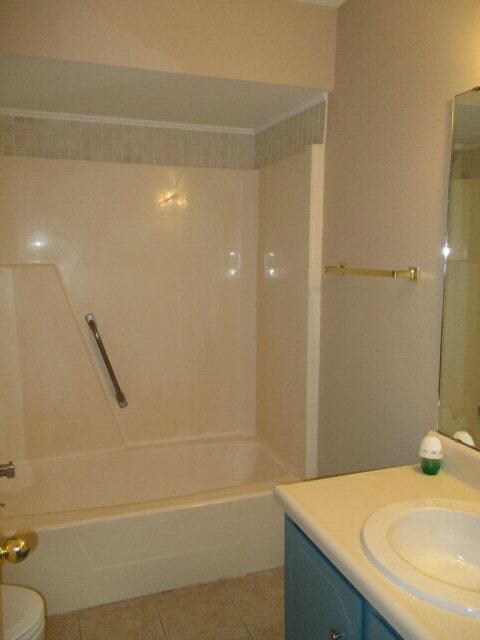 Upstairs Hall Bath