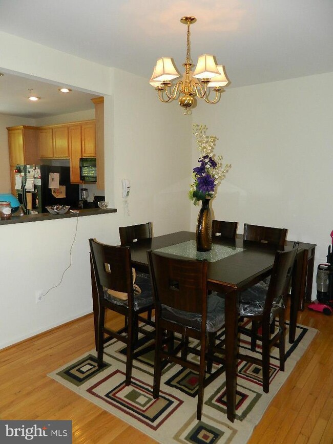 9129 Aventon Ct, Lorton, VA 22079 - photo 7