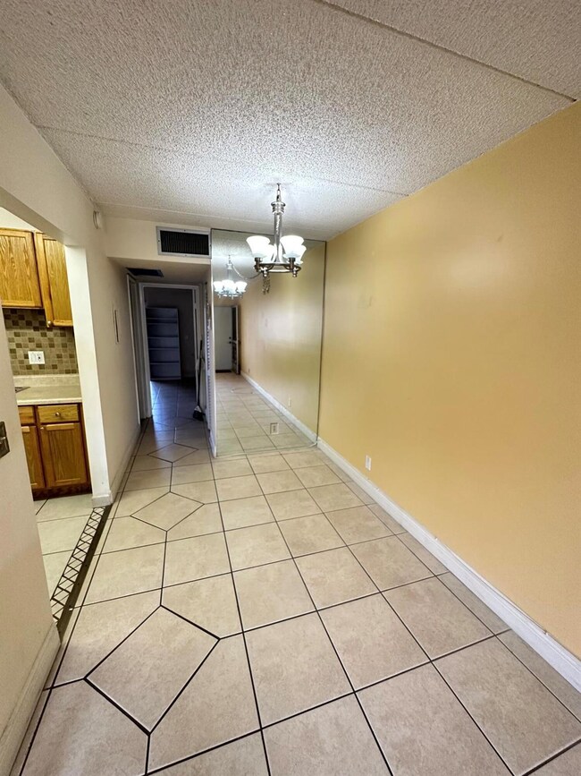 600 Village Green Ct unit C203, Palm Springs, FL 33461 - photo 7