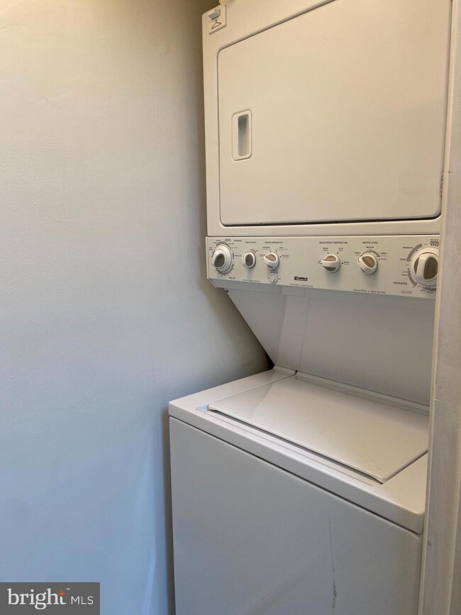 20252 Shipley Terrace unit 6-C-202, Germantown, MD 20874 - photo 7