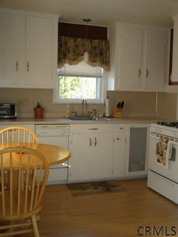 41 Harrison Ave, Delmar, NY 12054 - photo 4