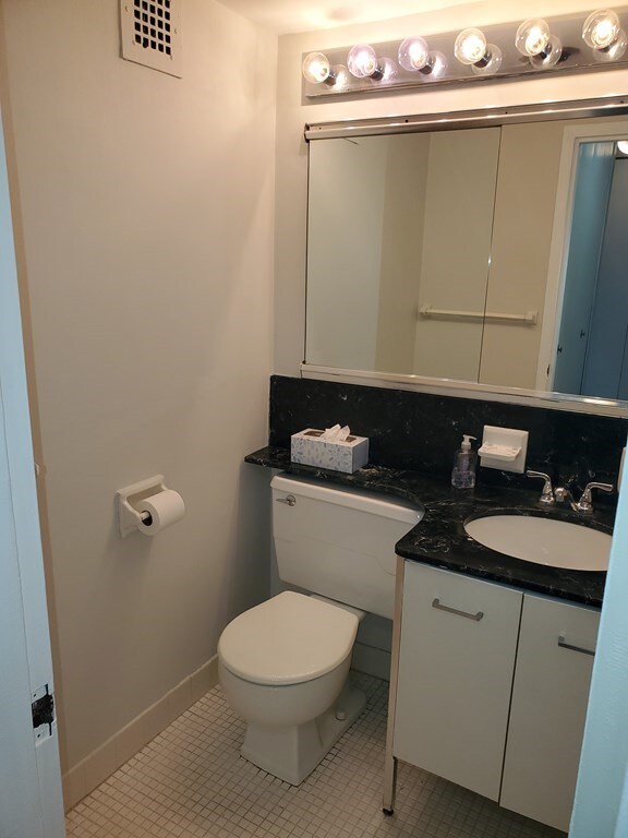 Hawthorne Place Condominium unit 7B, Boston, MA 02114 - photo 7