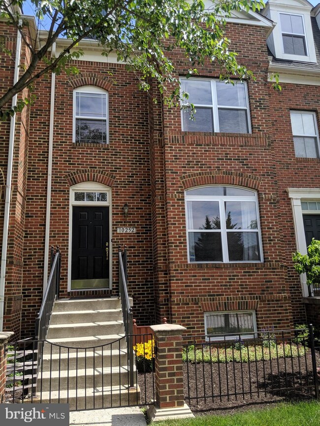 10252 Rutland Round Rd, Columbia, MD 21044 - photo 2