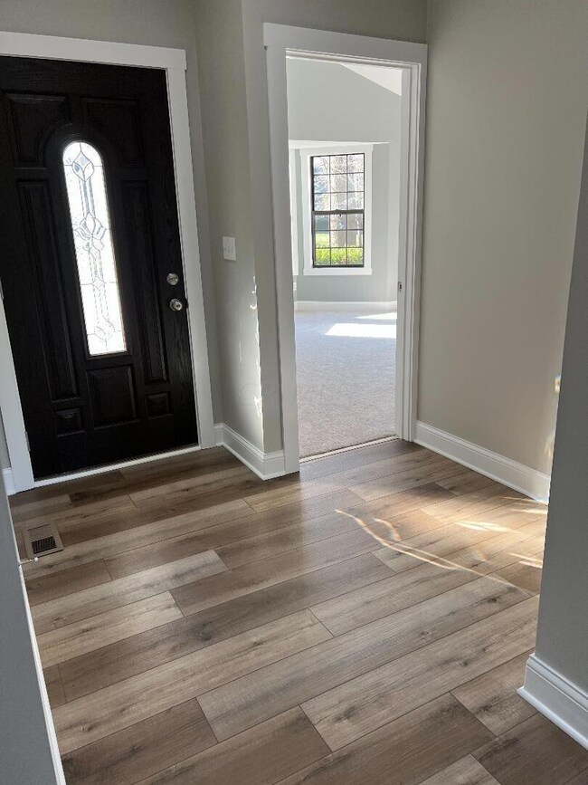 6416 Plankton Dr, Columbus, OH 43213 - photo 5