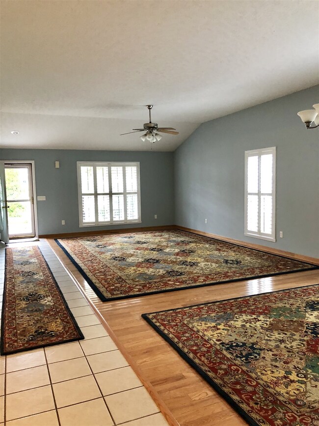 1130 W Sugarberry Ct, Bloomington, IN 47404 - photo 3