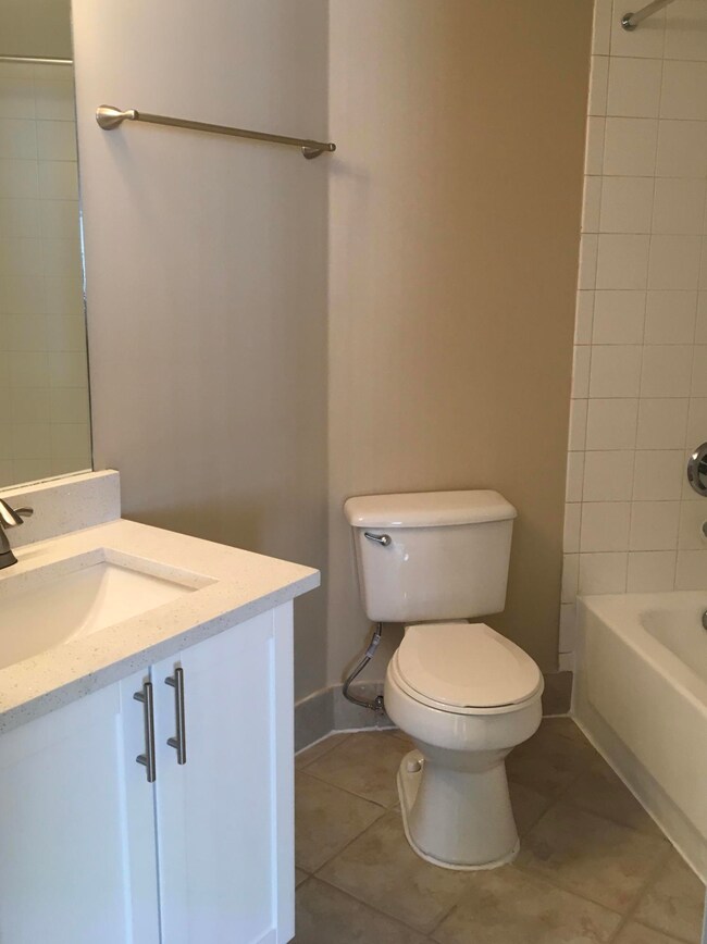 4197 N Haverhill Rd unit 211, West Palm Beach, FL 33417 - photo 6