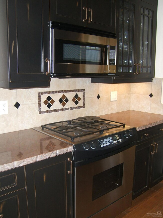 2101 NW Awbrey Rd, Bend, OR 97703 - photo 6