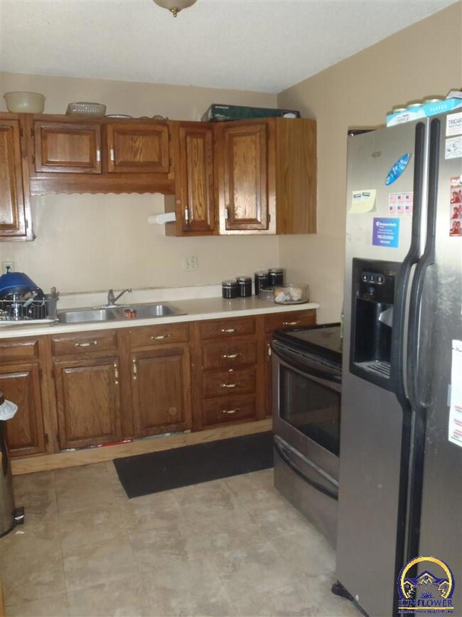 3628 SW Clare Ave, Topeka, KS 66611 - photo 3