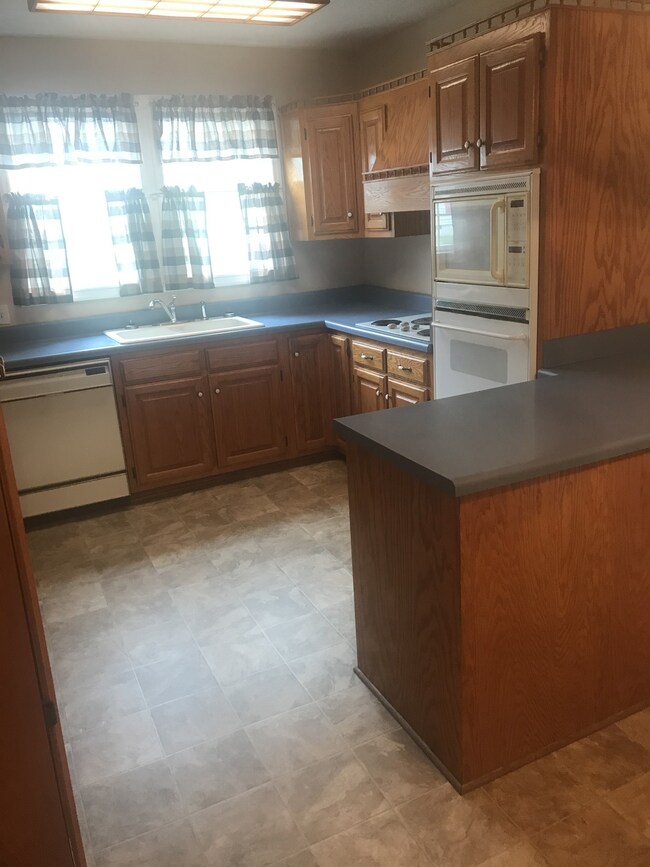 117 Davis St, Shelbyville, TN 37160 - photo 7