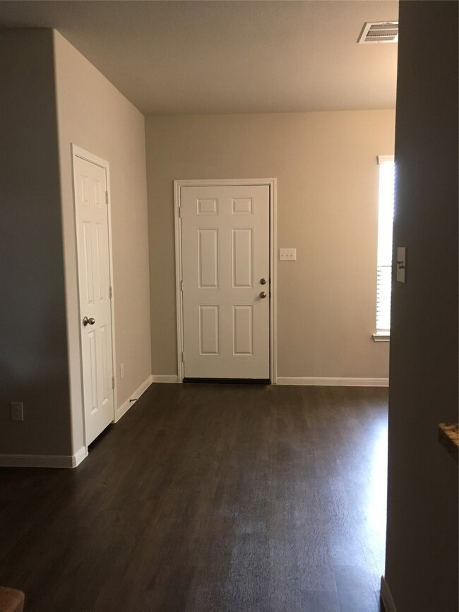 10045 Swift Fox Ct, Magnolia, TX 77354 - photo 2