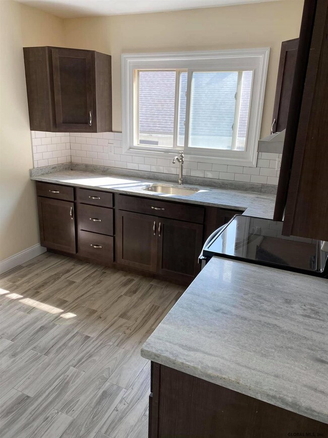 10 Leonard Ave, Troy, NY 12180 - photo 4