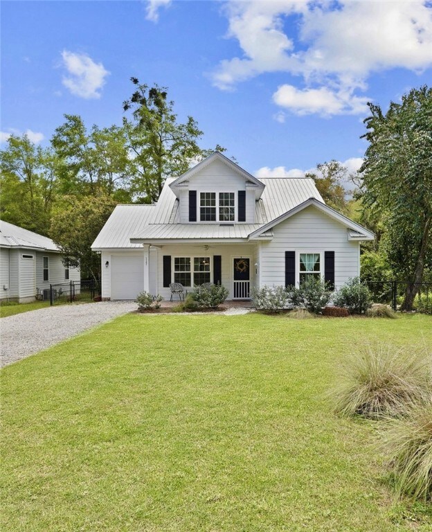1107 Wayne St, Darien, GA 31305 - photo 5