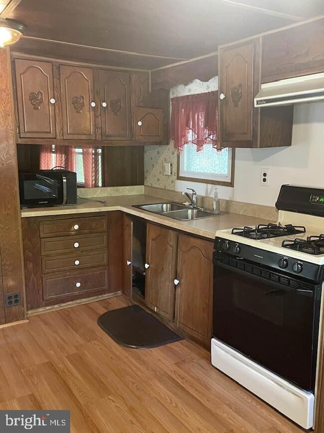 525 E Main St unit 8, Little Egg Harbor Township, NJ 08087 - photo 5