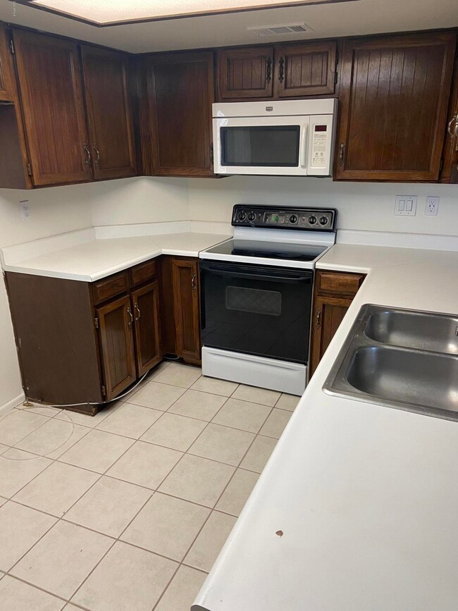 1543 E Hampton Cir, Mesa, AZ 85204 - photo 7