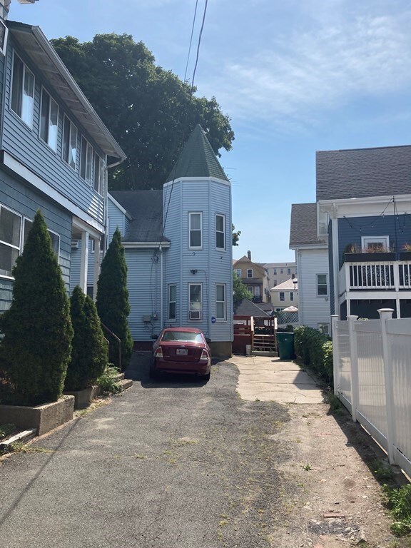 53 Rogers Ave, Lynn, MA 01902 - photo 2