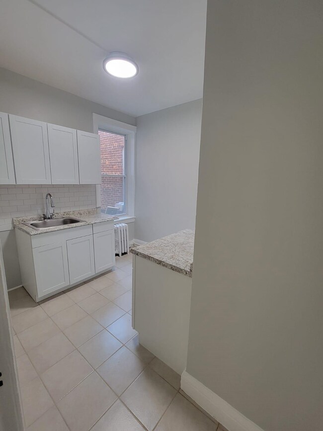 209 Mallory Ave unit 2r, Jersey City, NJ 07304 - photo 4