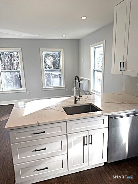 18 Harding Place unit 2nd Floor Back, Danbury, CT 06810 - photo 3