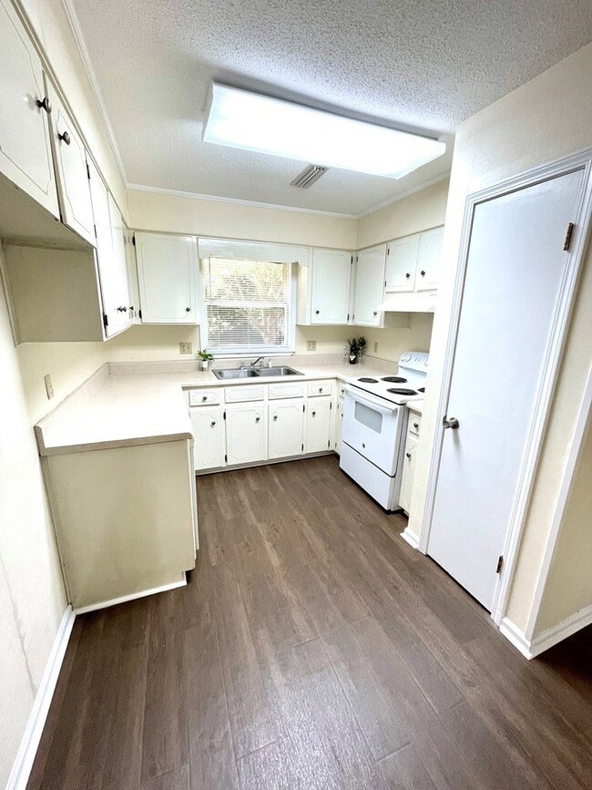 Light and spacious Kitchen