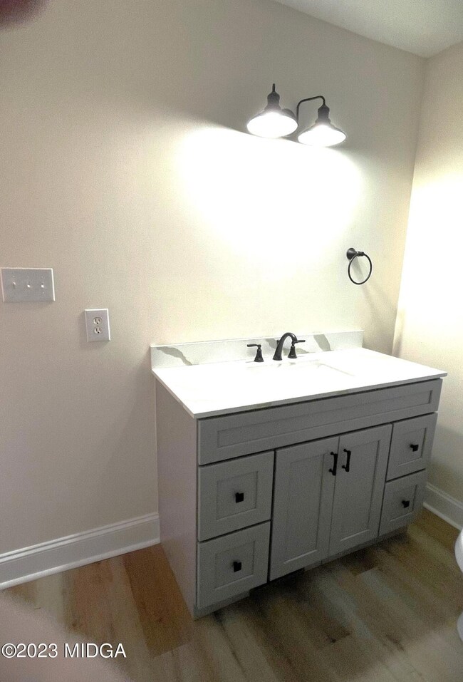 Bathroom sink