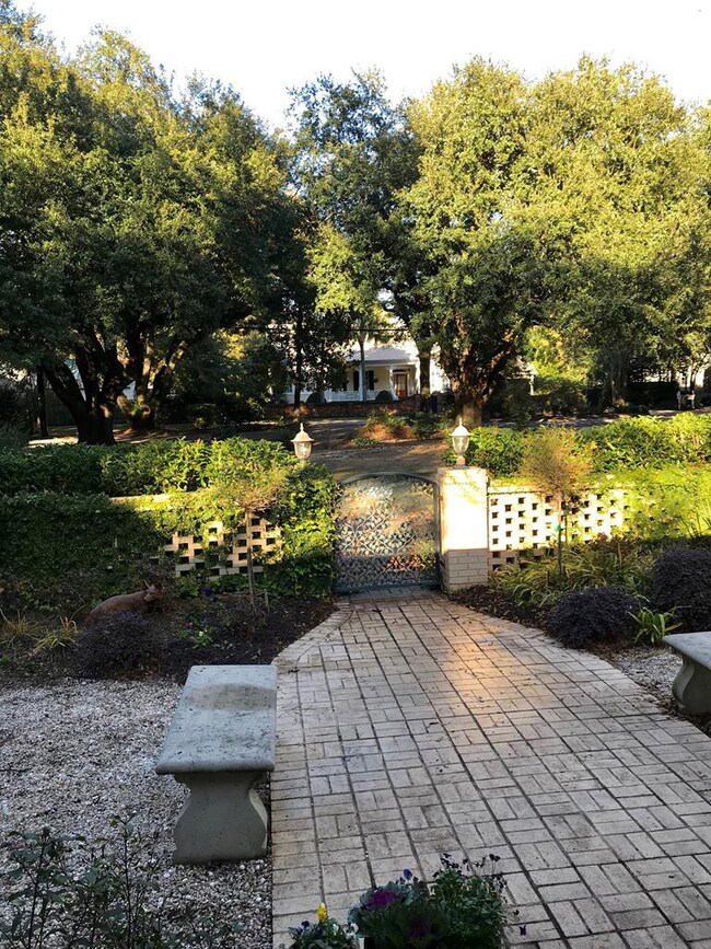 Side gate entrance torrent garden