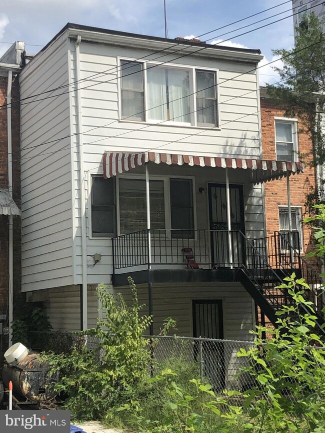 5813 Dix St NE, Washington, DC 20019 - photo 2