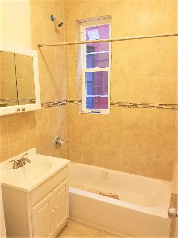 1118 Metcalf Ave, Bronx, NY 10472 - photo 7