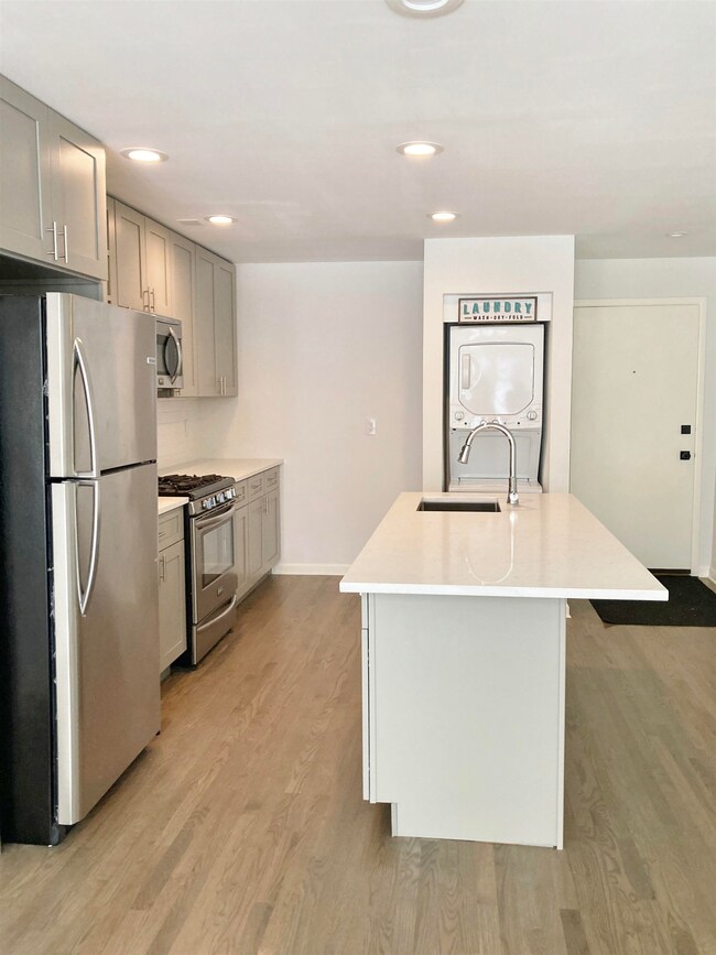 748 Mainsail Ln unit D3A, Secaucus, NJ 07094 - photo 7