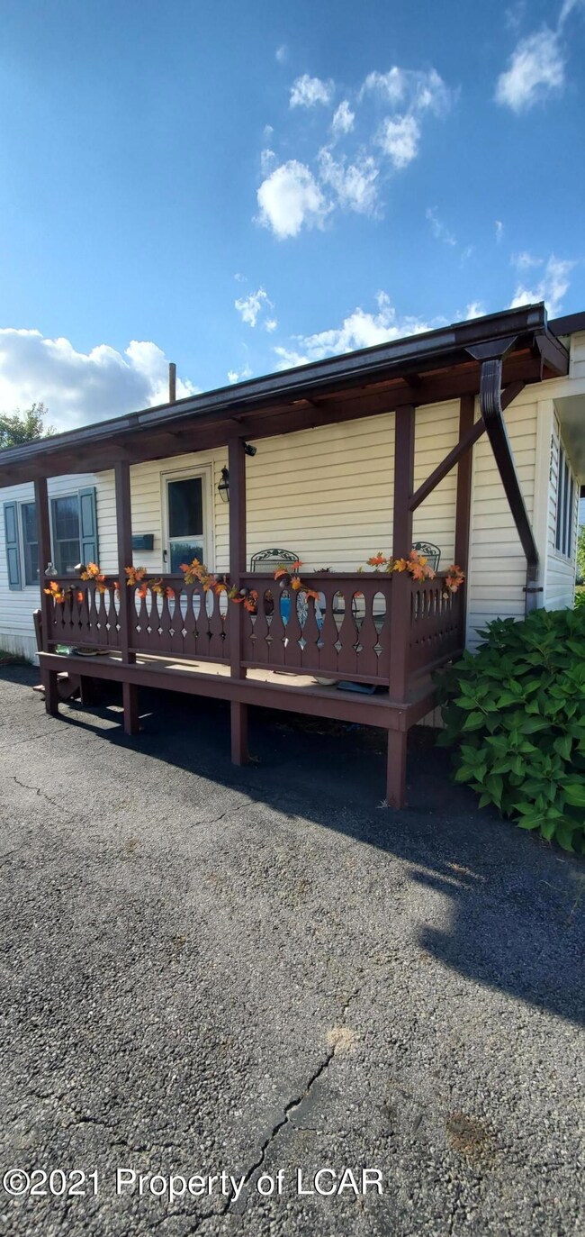 338 Holden St, Wyoming, PA 18644 - photo 2