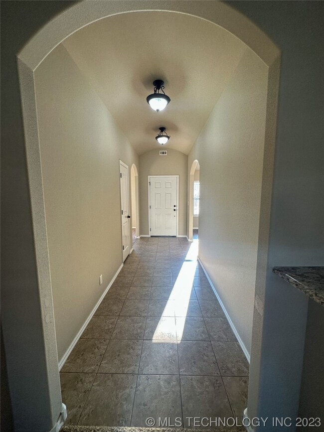 9049 S 253rd East Ave, Broken Arrow, OK 74014 - photo 7