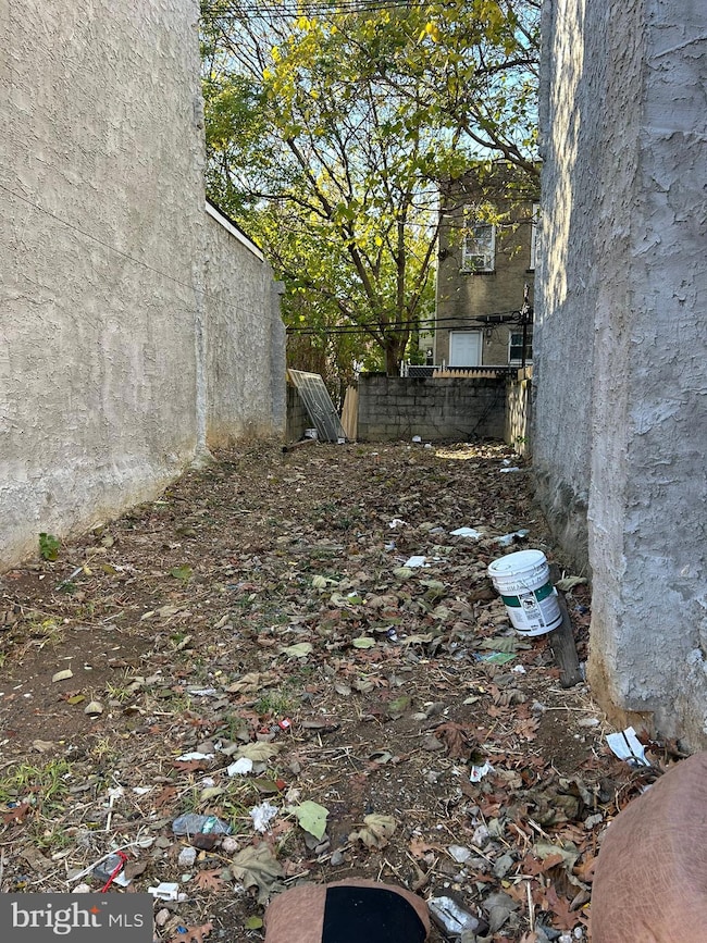 1528 S Lecount St, Philadelphia, PA 19146 - photo 4