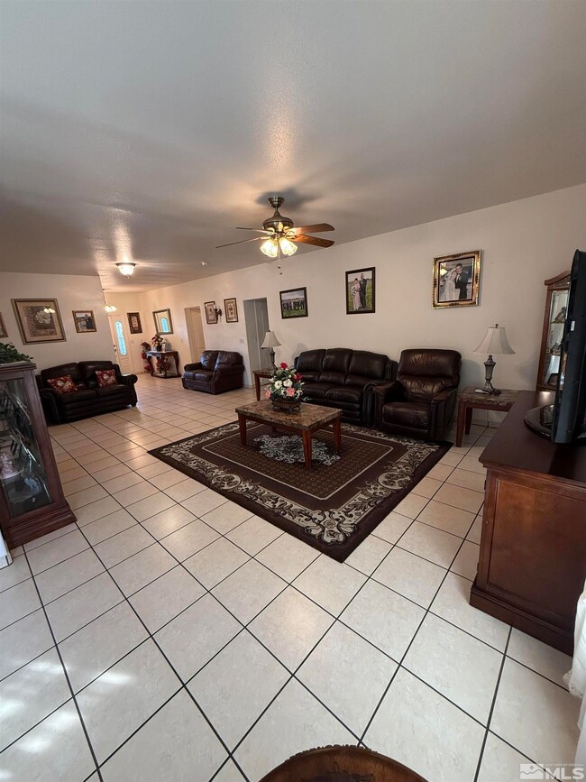 3246 Paiute St, Winnemucca, NV 89445 - photo 4