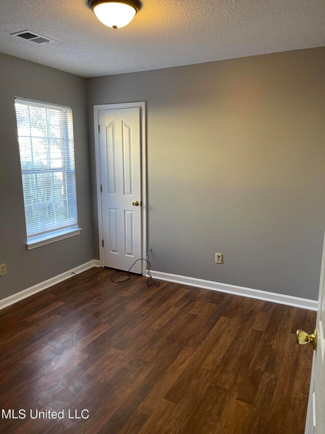 63DE3F57-489E-4583-99AC-2F1DF16CD9A0