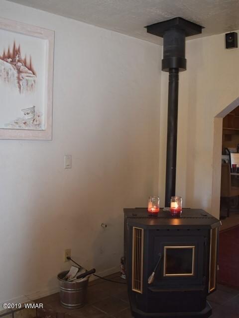 005_Pellet Stove
