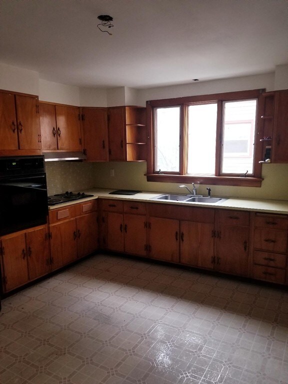 90 Sagamore Ave unit 1, Winthrop, MA 02152 - photo 5