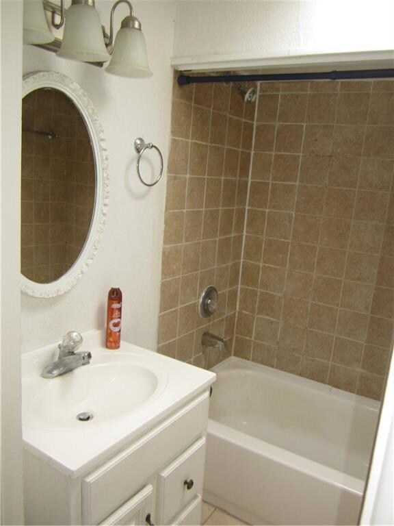 3425 Mountain Ave unit Rear, El Paso, TX 79930 - photo 5