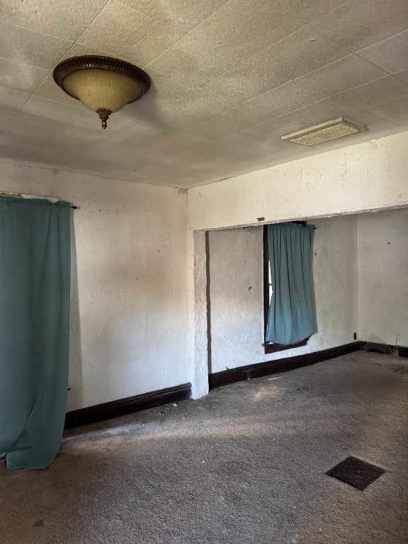 1025 11th Ave SE, Cedar Rapids, IA 52401 - photo 2