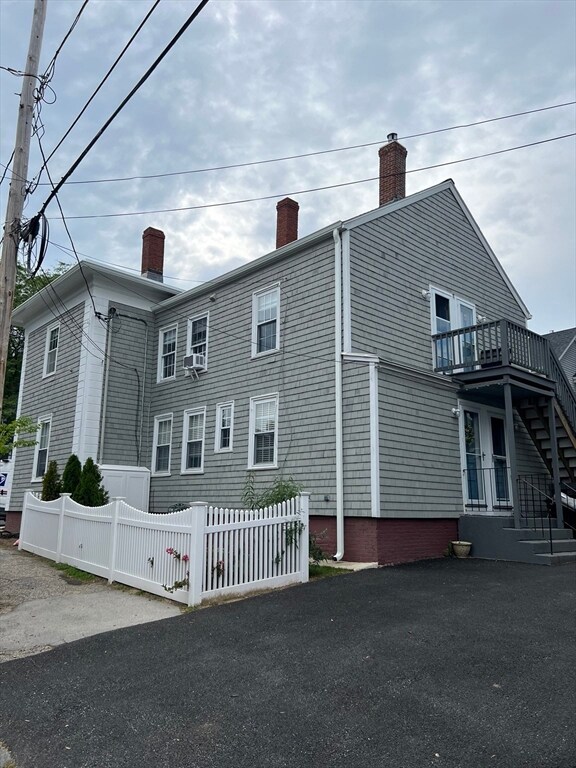 26 Munroe St unit 4, Newburyport, MA 01950 - photo 2