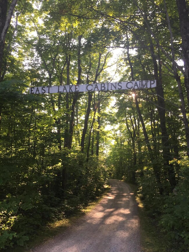 EAST LAKE ENTRANCE