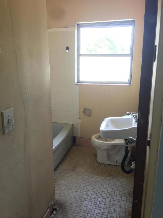 8080 Jacques Dr, Jacksonville, FL 32210 - photo 6