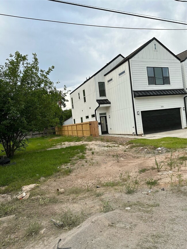 3227 Dixie Dr, Houston, TX 77021 - photo 2