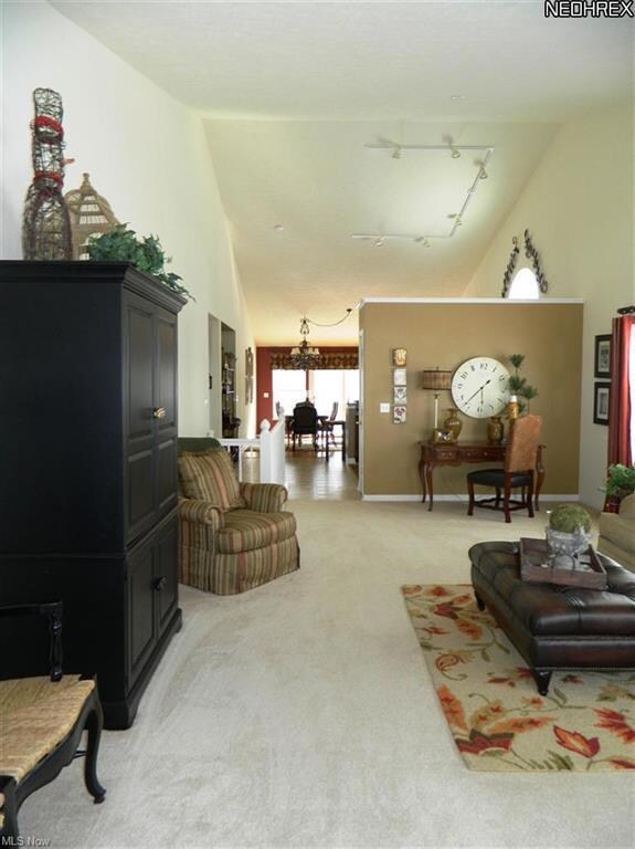 1185 Dorset Ct unit 37, Aurora, OH 44202 - photo 2