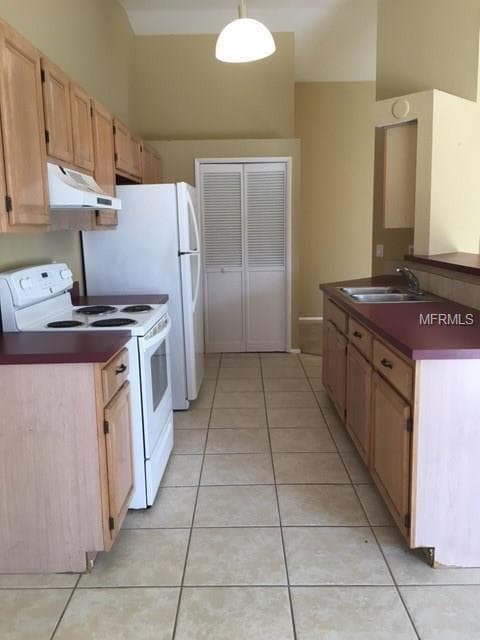 8150 Lesia Cir, Orlando, FL 32835 - photo 7