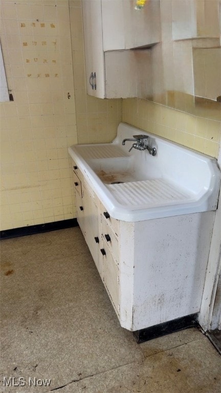 828 E 216th St, Cleveland, OH 44119 - photo 3