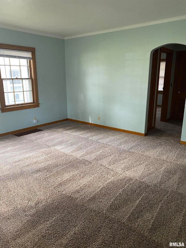 2109 4th St, Moline, IL 61265 - photo 2