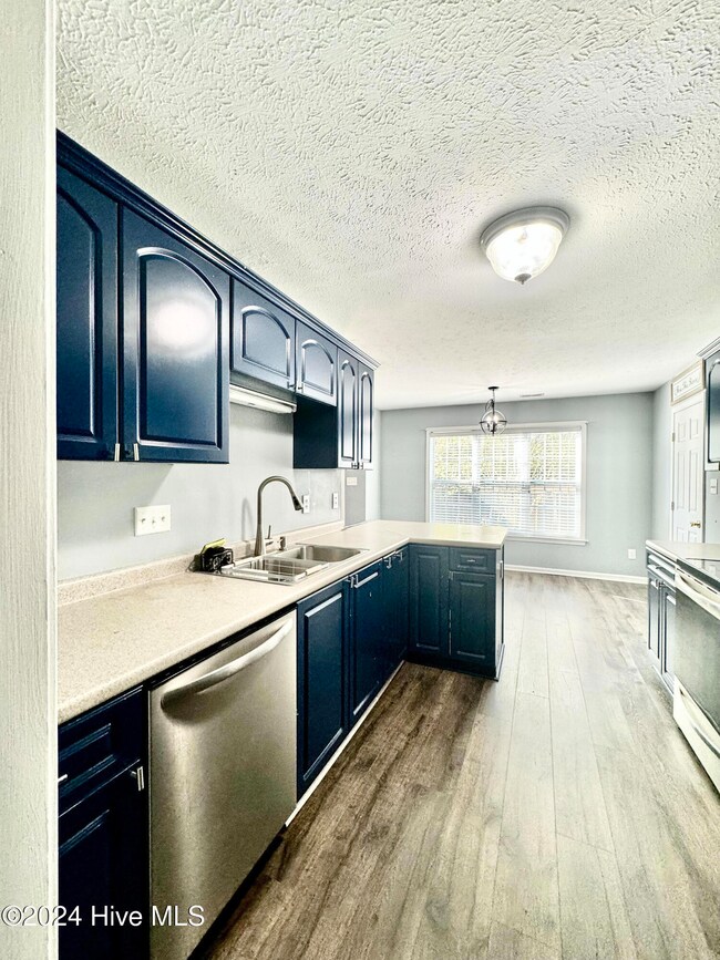 106 Peachtree Dr, Jacksonville, NC 28546 - photo 6